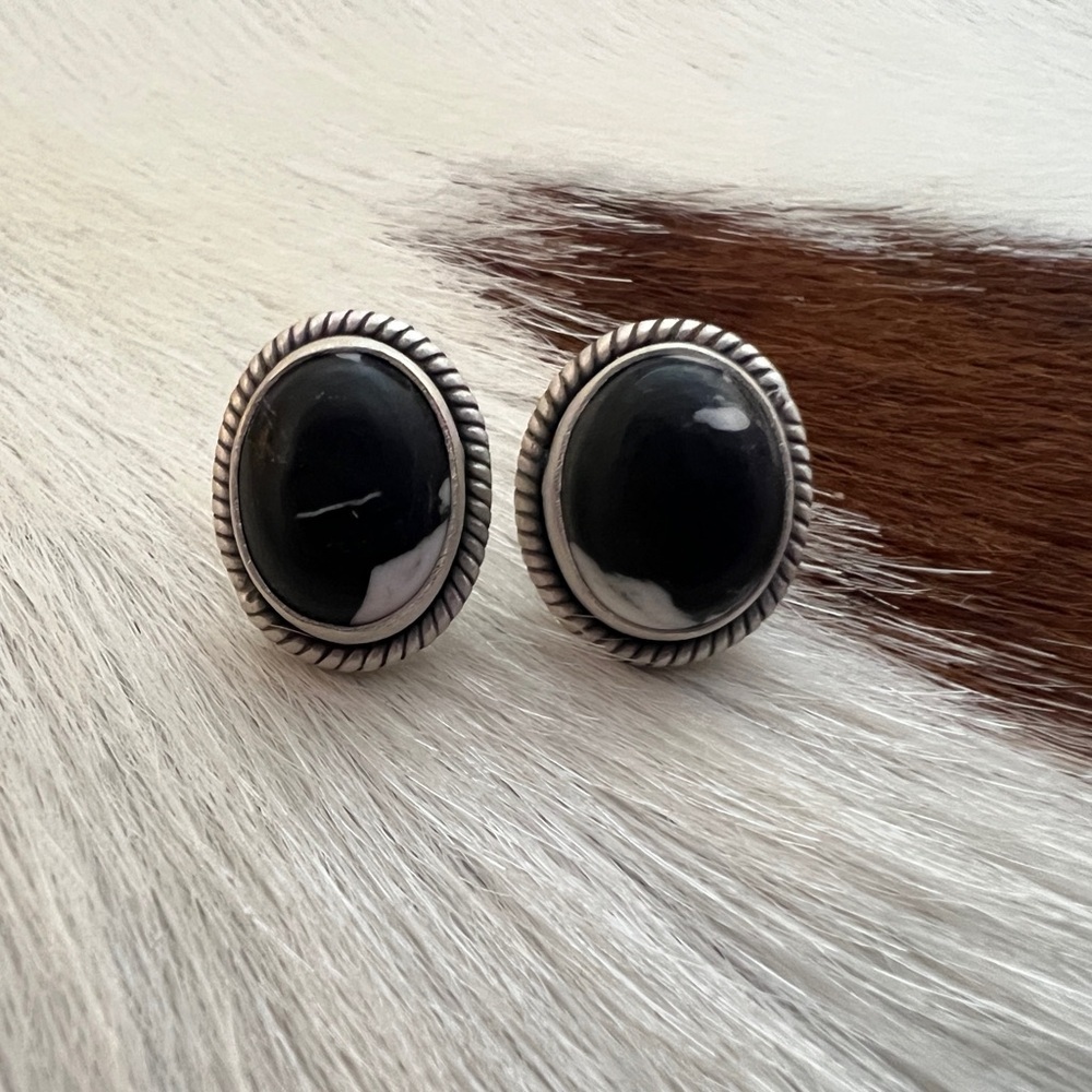 ❤️ Quality White Buffalo Oval Stud Earrings Matte Brushed Navajo Style Western - Picture 10 of 14